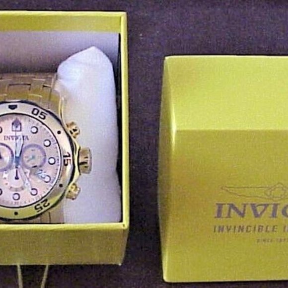 A INVICTA #80069 Mens PRO DIVER SCUBA CHRONOGRAPH 18K Gold Plated Bracelet Watch - Picture 3 of 3